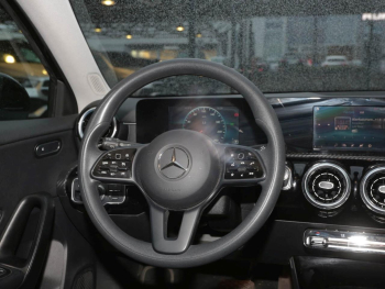 Mercedes-Benz A 180 d  Style Navi AHK Kamera Park-Paket