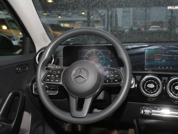 Mercedes-Benz A 180 d Style Navi AHK Kamera Park-Paket Mercedes-Benz A 180 d Style Navi AHK Kamera Park-Paket