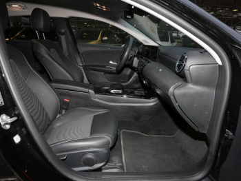 Mercedes-Benz A 180 d  Style Navi AHK Kamera Park-Paket