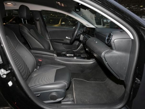 Mercedes-Benz A 180 d  Style Navi AHK Kamera Park-Paket