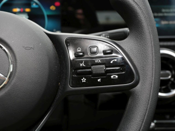 Mercedes-Benz A 180 d  Style MBUX Navi Kamera Sitzkomfort-P