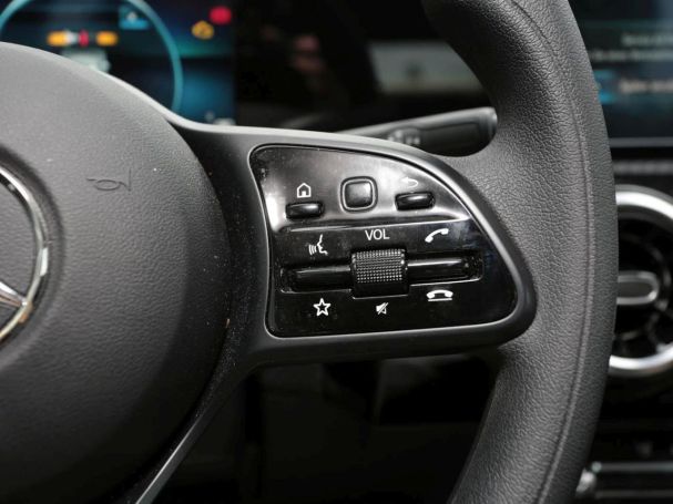Mercedes-Benz A 180 d  Style MBUX Navi Kamera Sitzkomfort-P