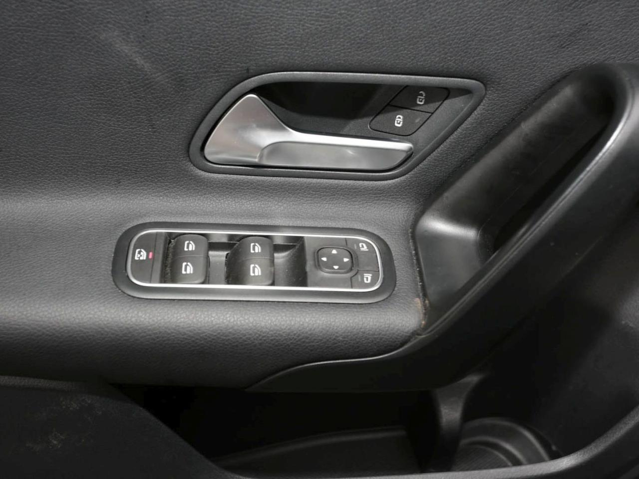 Mercedes-Benz A 180 d  Style MBUX Navi Kamera Sitzkomfort-P