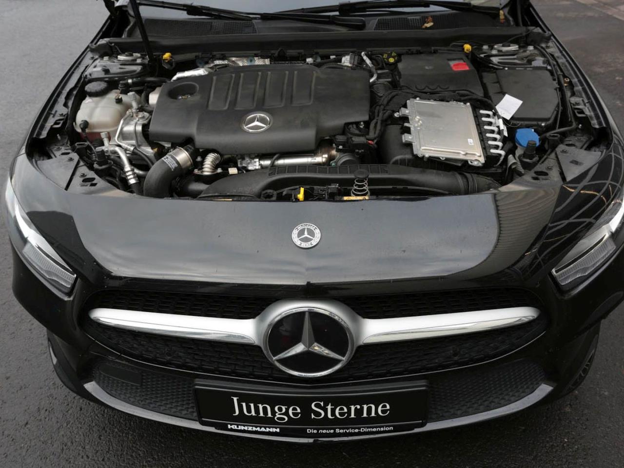 Mercedes-Benz A 180 d  Style MBUX Navi Kamera Sitzkomfort-P