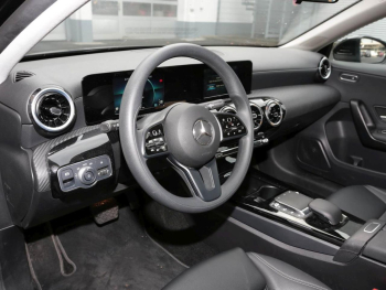 Mercedes-Benz A 180 d  Style MBUX Navi Kamera Sitzkomfort-P