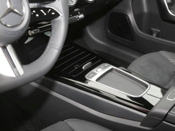 Mercedes-Benz A 180 Kompaktlimousine AMG Night MBUX Navi-Prem.
