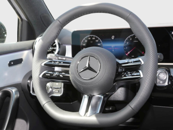 Mercedes-Benz A 180 Kompaktlimousine AMG Night Kamera SpiegelP