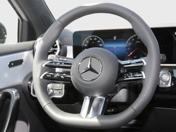 Mercedes-Benz A 180 Kompaktlimousine AMG Night Kamera SpiegelP
