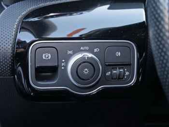Mercedes-Benz A 180  AMG MBUX Navi Smartphone-Integration
