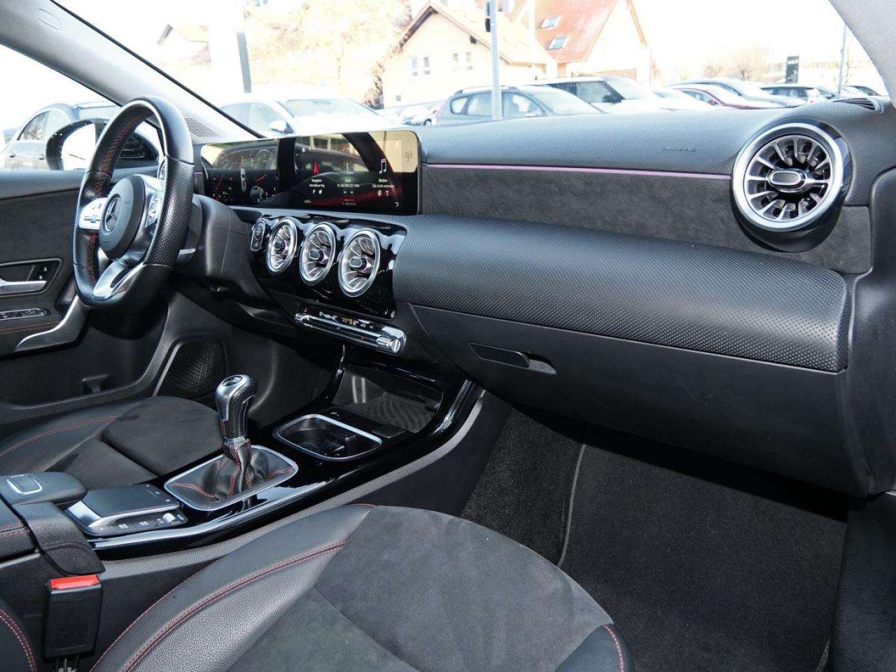 Mercedes-Benz A 180  AMG MBUX Navi Smartphone-Integration