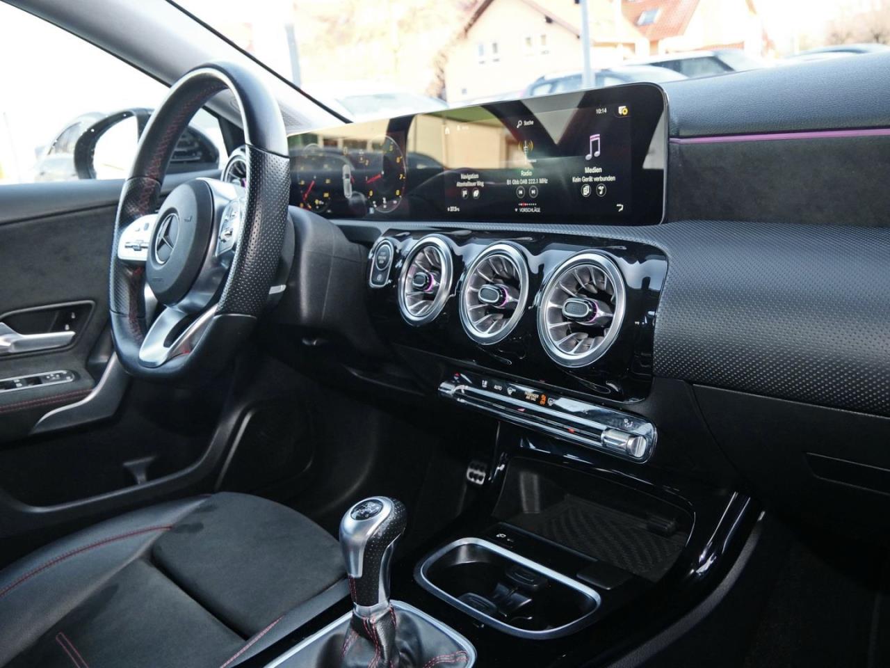 Mercedes-Benz A 180  AMG MBUX Navi Smartphone-Integration