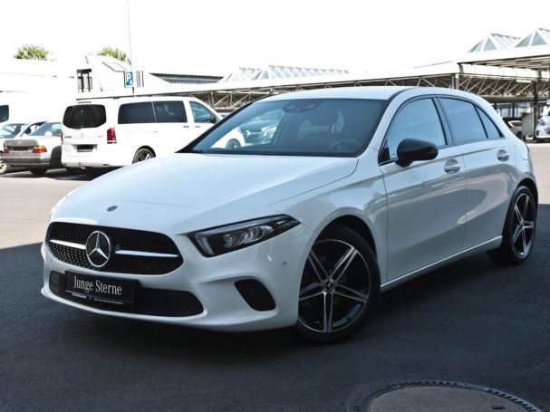 Mercedes-Benz A 180 Progressive Night MBUX Navi+ LED Spurhalte