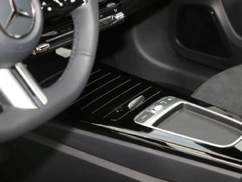 Mercedes-Benz A 200 d Kompaktlimousine AMG Night Navi Kamera