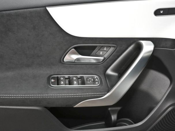 Mercedes-Benz A 200 d Kompaktlimousine AMG Night AHK SHZ Kamera