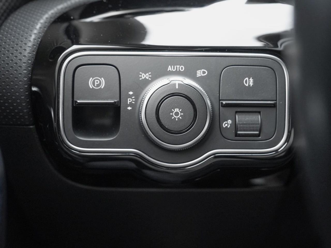 Mercedes-Benz A 200 d Progressive MBUX Navi AHK Kamera Park-P