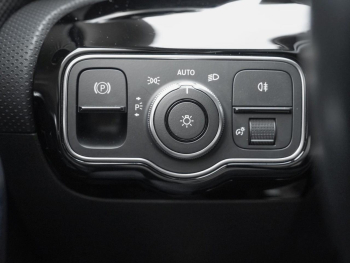 Mercedes-Benz A 200 d Progressive MBUX Navi AHK Kamera Park-P