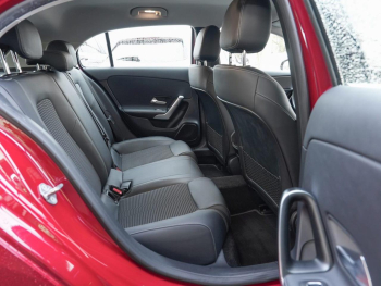 Mercedes-Benz A 200 d Progressive MBUX Navi AHK Kamera Park-P