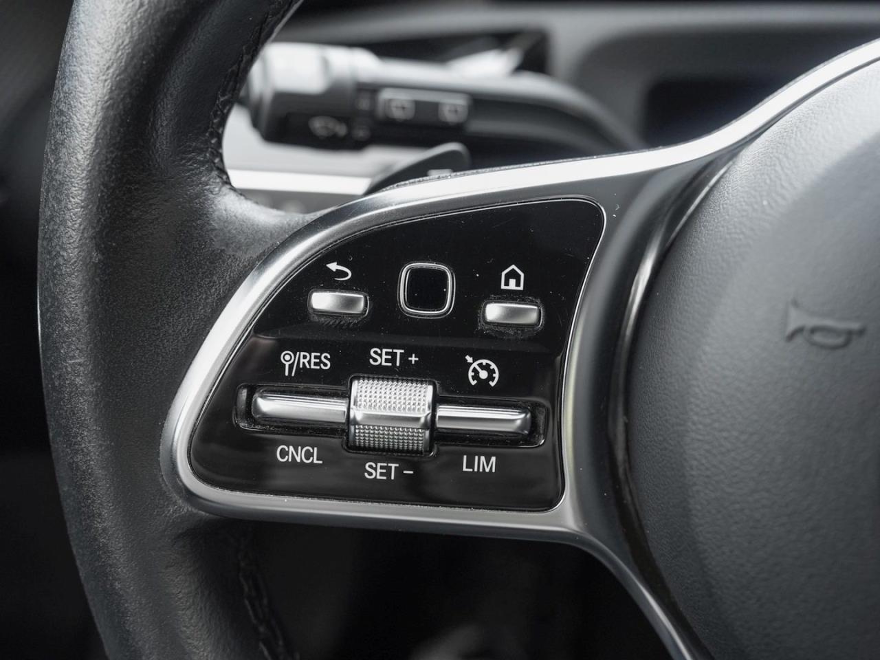 Mercedes-Benz A 200 d Progressive MBUX Navi AHK Kamera Park-P