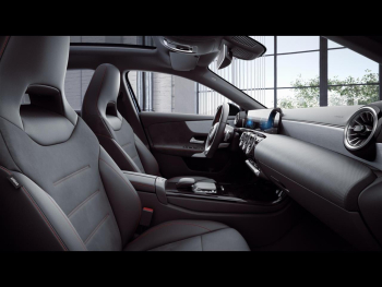 Mercedes-Benz A 200 d  AMG MBUXNavi+ Panorama Kamera SpiegelP