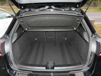 Mercedes-Benz A 200 d  AMG MBUXNavi+ Panorama Kamera SpiegelP