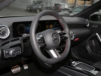 Mercedes-Benz A 200 Kompaktlimousine  AMG Night MBUX Distronic