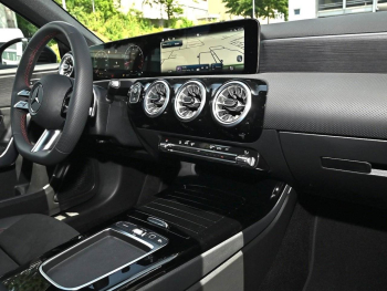 Mercedes-Benz A 200 Kompaktlimousine AMG Night Navi AHK Kamera