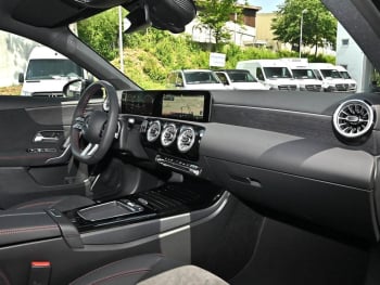 Mercedes-Benz A 200 Kompaktlimousine AMG Night Navi AHK Kamera
