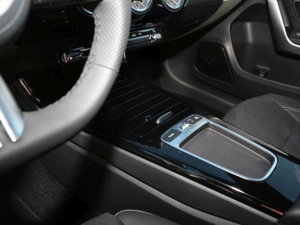 Mercedes-Benz A 200 Kompaktlimousine AMG Night Navi AHK Kamera Mercedes-Benz A 200 Kompaktlimousine AMG Night Navi AHK Kamera