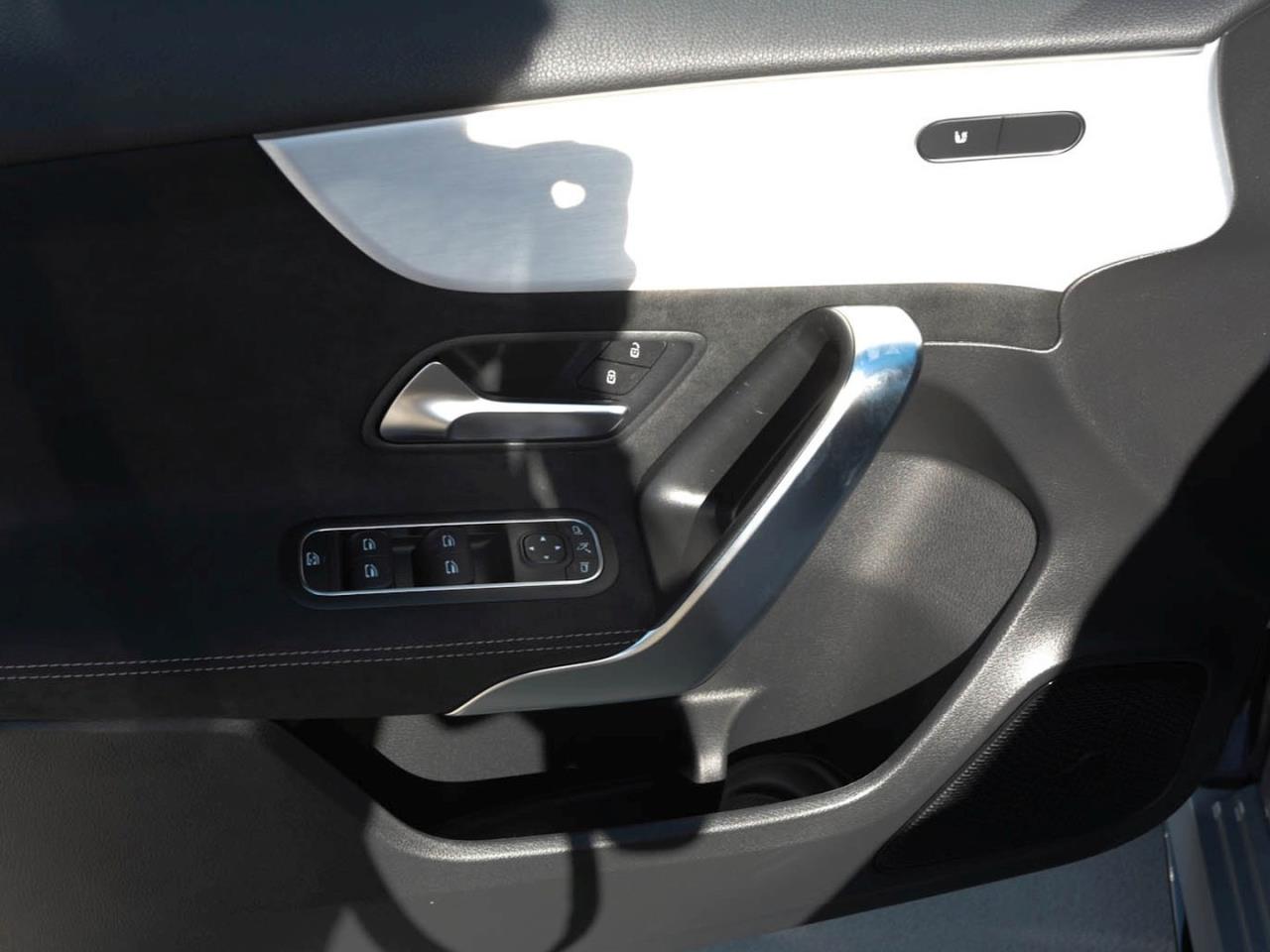 Mercedes-Benz A 200 Kompaktlimousine AMG Night Navi AHK Kamera