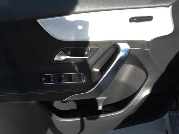 Mercedes-Benz A 200 Kompaktlimousine AMG Night Navi AHK Kamera Mercedes-Benz A 200 Kompaktlimousine AMG Night Navi AHK Kamera