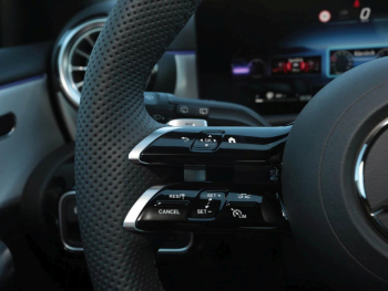 Mercedes-Benz A 200 Kompaktlimousine AMG Night Navi AHK Kamera