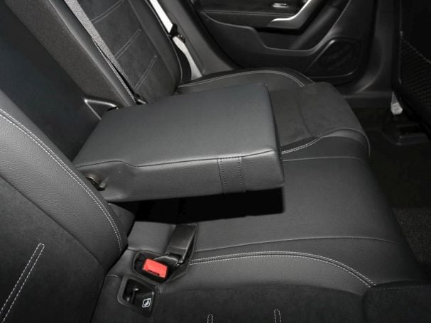 Mercedes-Benz A 200 Kompaktlimousine AMG Night Navi AHK Kamera