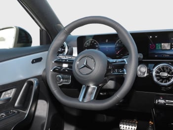 Mercedes-Benz A 200 Kompaktlimousine AMG Night Navi AHK Kamera