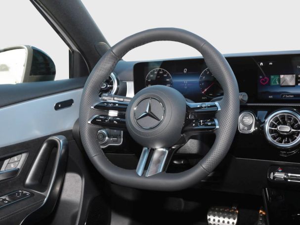 Mercedes-Benz A 200 Kompaktlimousine AMG Night Navi AHK Kamera Mercedes-Benz A 200 Kompaktlimousine AMG Night Navi AHK Kamera