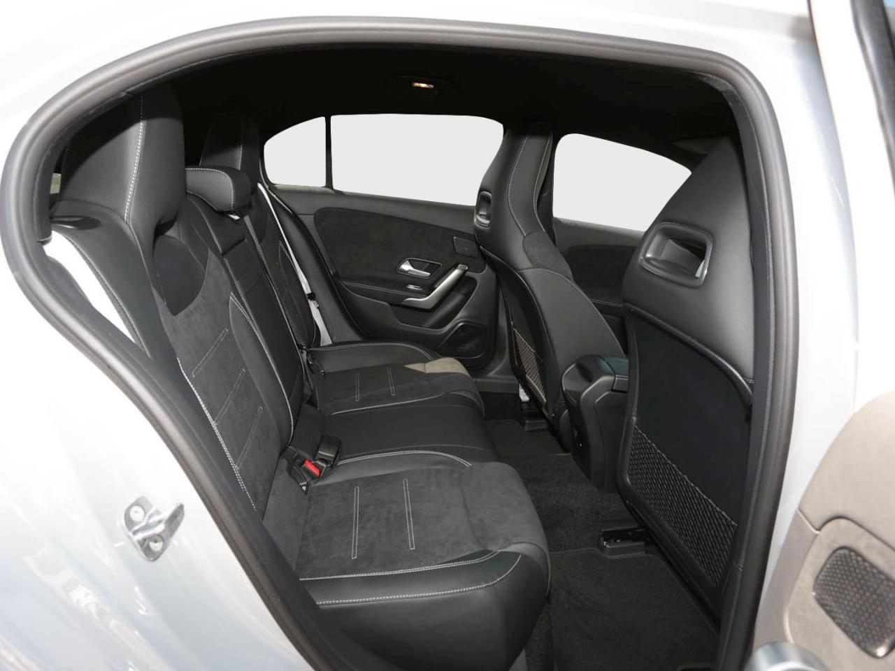 Mercedes-Benz A 200 Kompaktlimousine AMG Night AHK Kamera