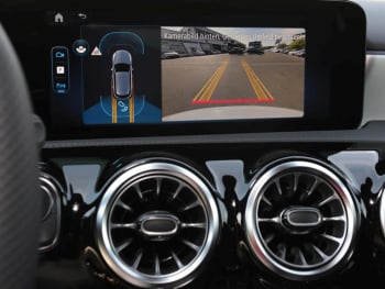 Mercedes-Benz A 200 Kompaktlimousine AMG Night AHK Kamera