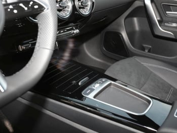 Mercedes-Benz A 200 Kompaktlimousine AMG Night AHK Kamera