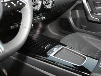 Mercedes-Benz A 200 Kompaktlimousine AMG Night AHK Kamera
