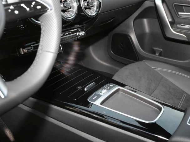 Mercedes-Benz A 200 Kompaktlimousine AMG Night AHK Kamera Mercedes-Benz A 200 Kompaktlimousine AMG Night AHK Kamera
