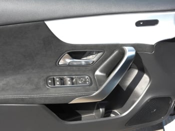 Mercedes-Benz A 200 Kompaktlimousine AMG Night AHK Kamera