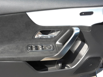 Mercedes-Benz A 200 Kompaktlimousine AMG Night AHK Kamera