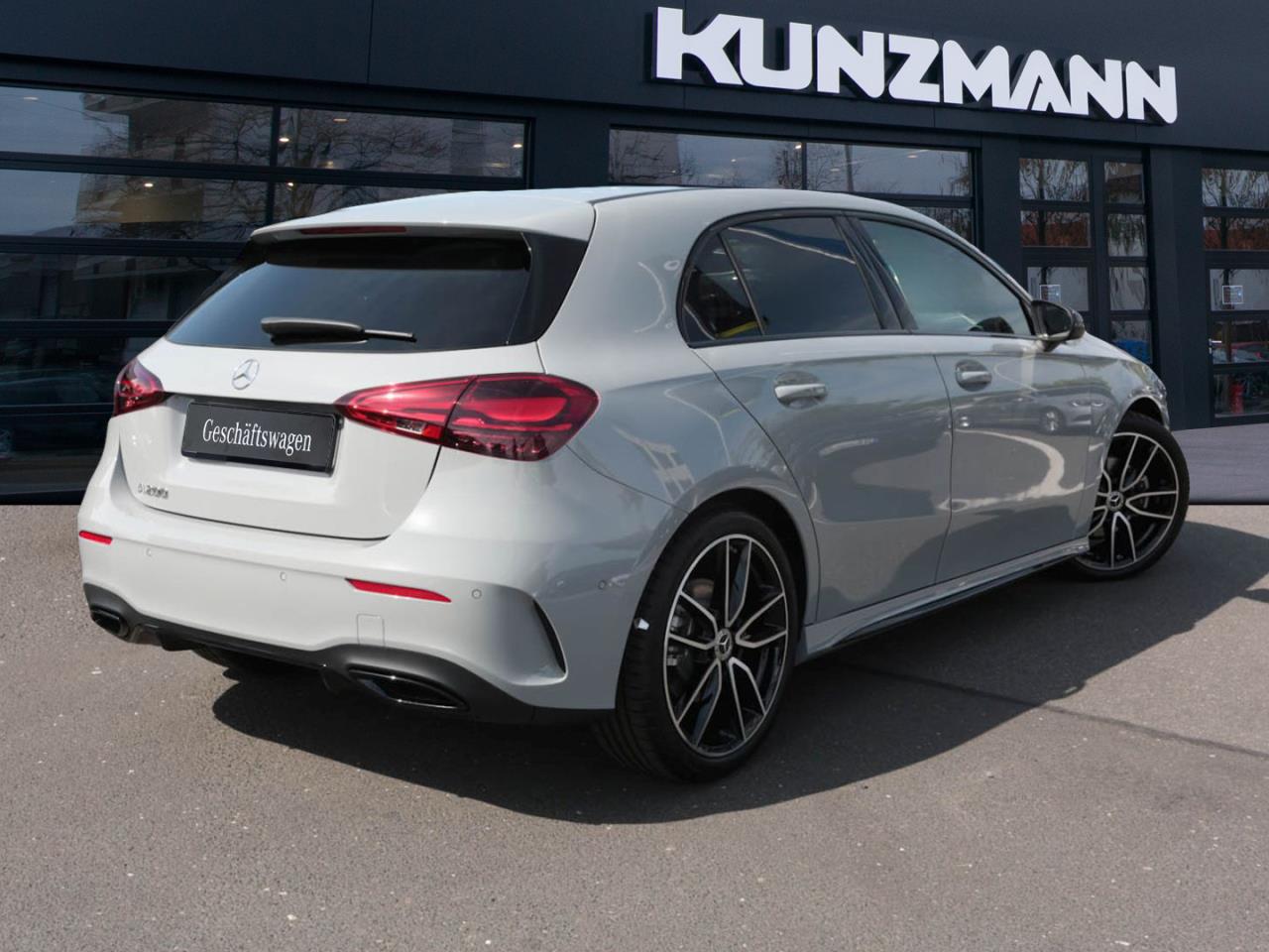 Mercedes-Benz A 200 Kompaktlimousine AMG Night AHK Kamera