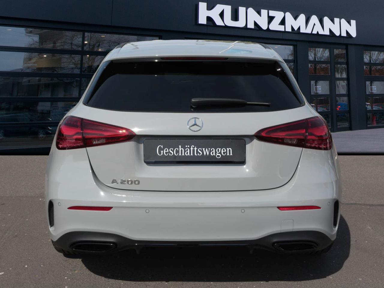 Mercedes-Benz A 200 Kompaktlimousine AMG Night AHK Kamera