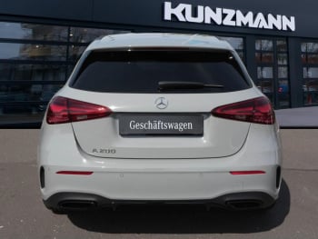 Mercedes-Benz A 200 Kompaktlimousine AMG Night AHK Kamera