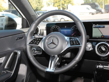 Mercedes-Benz A 200 Kompaktlimousine Progressive Night Kamera
