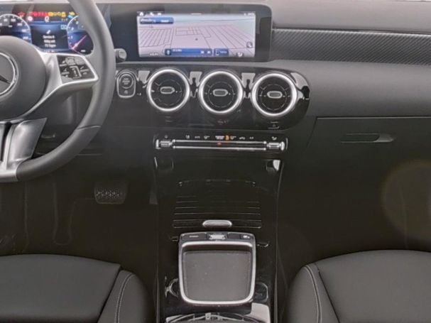Mercedes-Benz A 200 Progressive MBUX Navi Kamera Winter-Paket Mercedes-Benz A 200 Progressive MBUX Navi Kamera Winter-Paket