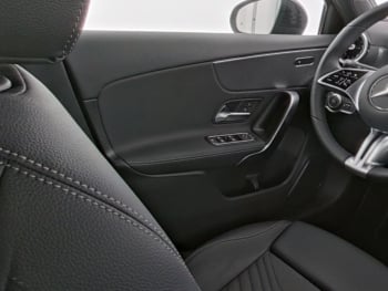Mercedes-Benz A 200 Progressive Night MBUX Navi-Prem Kamera