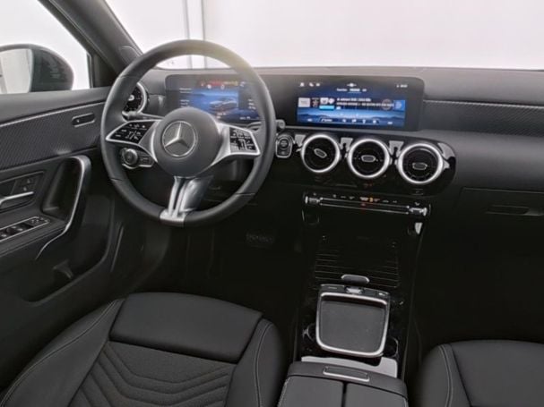 Mercedes-Benz A 200 Progressive Night MBUX Navi-Prem Kamera Mercedes-Benz A 200 Progressive Night MBUX Navi-Prem Kamera