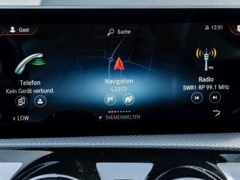 Mercedes-Benz A 220 4M AMG Distronic Panorama Standheizung
