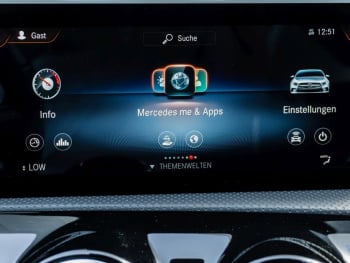 Mercedes-Benz A 220 4M AMG Distronic Panorama Standheizung